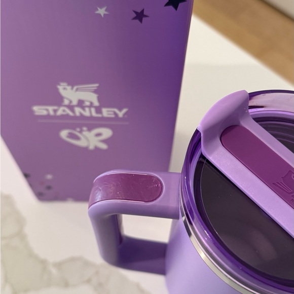 Olivia Rodrigo 💜 LIMITED RELEASE 40oz Stanley Tumbler ⭐️
Original box included! - Picture 6 of 9